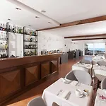 Hotel Domizia