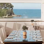 Domizia Hotel