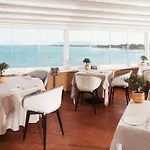Hotel Domizia 4*