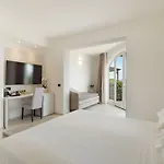 Domizia Hotel 4*