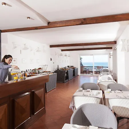 Domizia Hotel