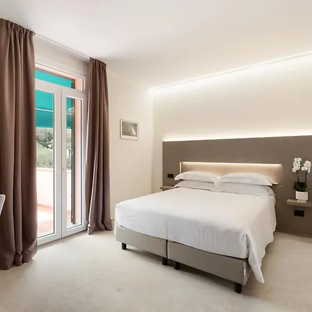 Domizia 4* Porto Santo Stefano (Grosseto)